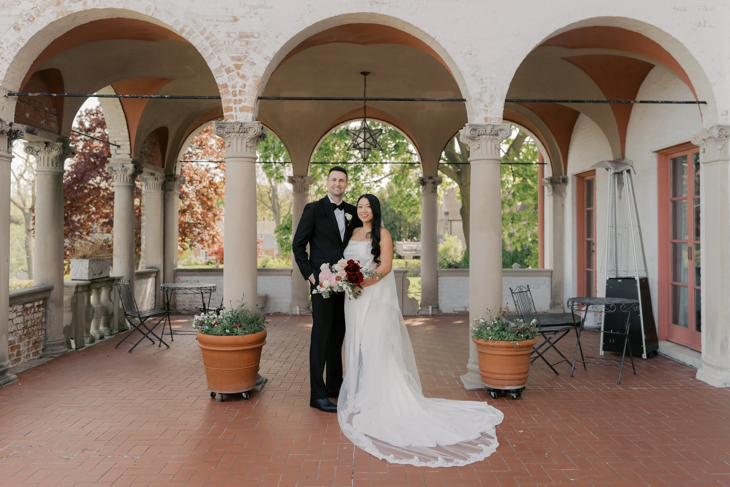 A Romantic Milwaukee Wedding: Ceremony at Villa Terrace Arts Museum &amp; Reception at The Ivy House