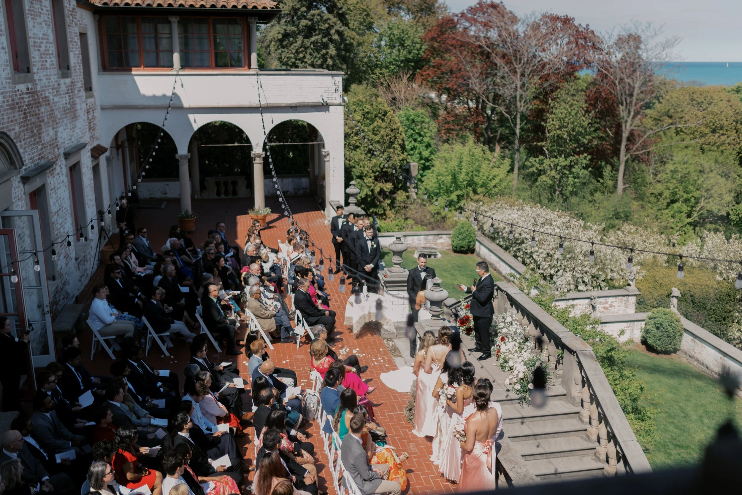 A Romantic Milwaukee Wedding: Ceremony at Villa Terrace Art Museum &amp; Reception at The Ivy House