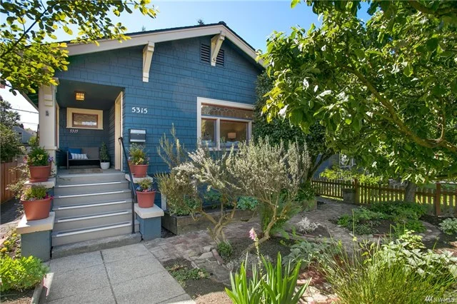 Our clients bought this home to downsize since they were “empty-nesters.” This was their dream home and closer to work!