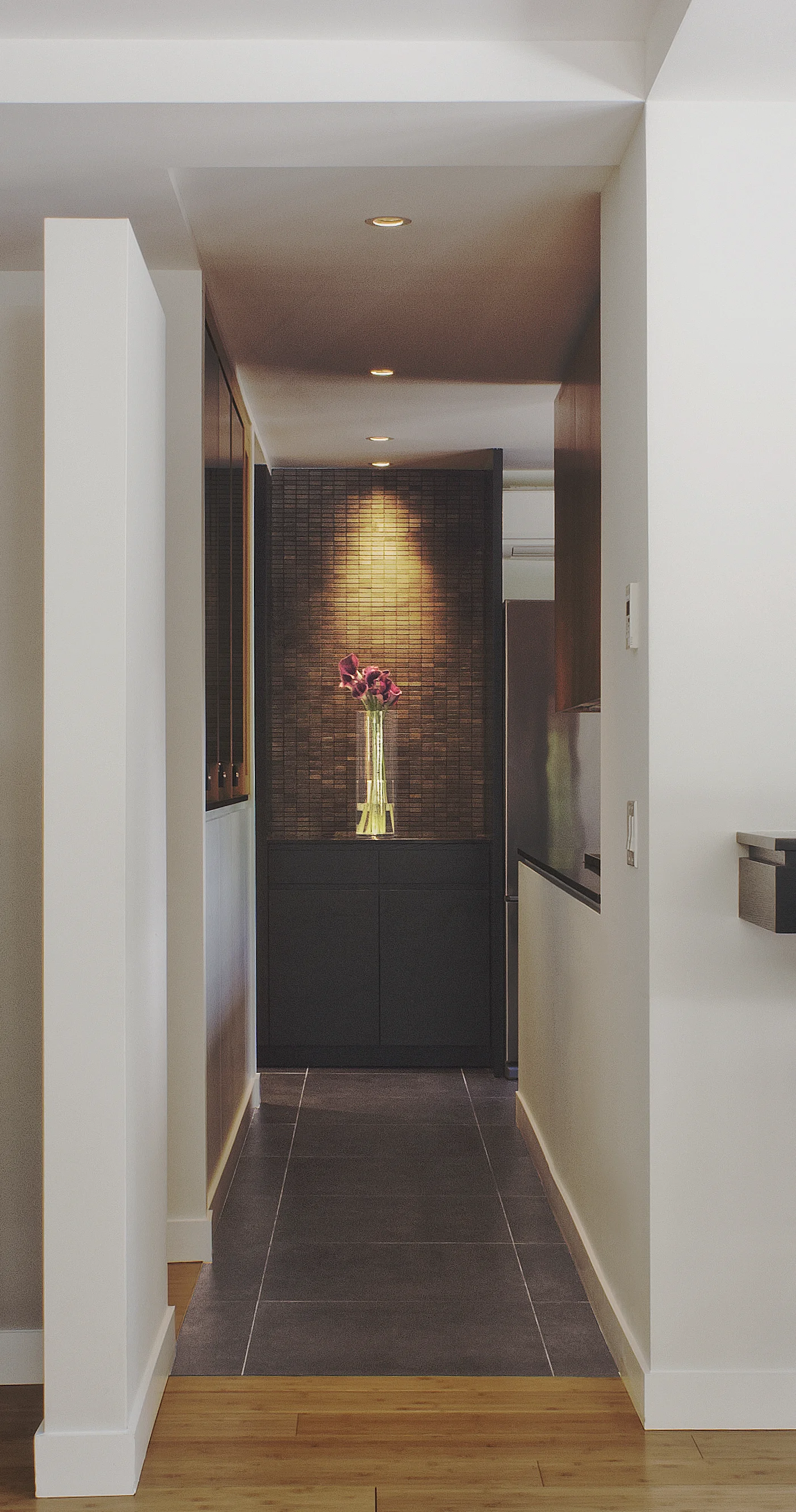 02 552 LaGuadia Place b.jpg