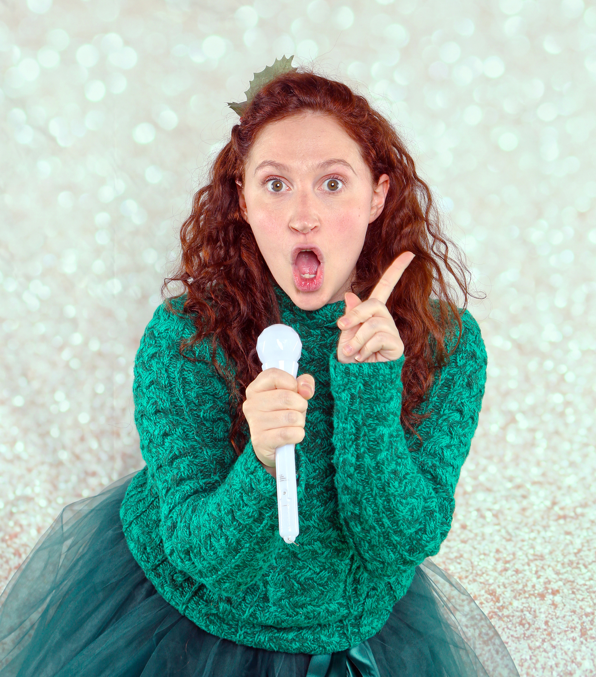 PHOTO Auntie Claus Becky 2.jpg