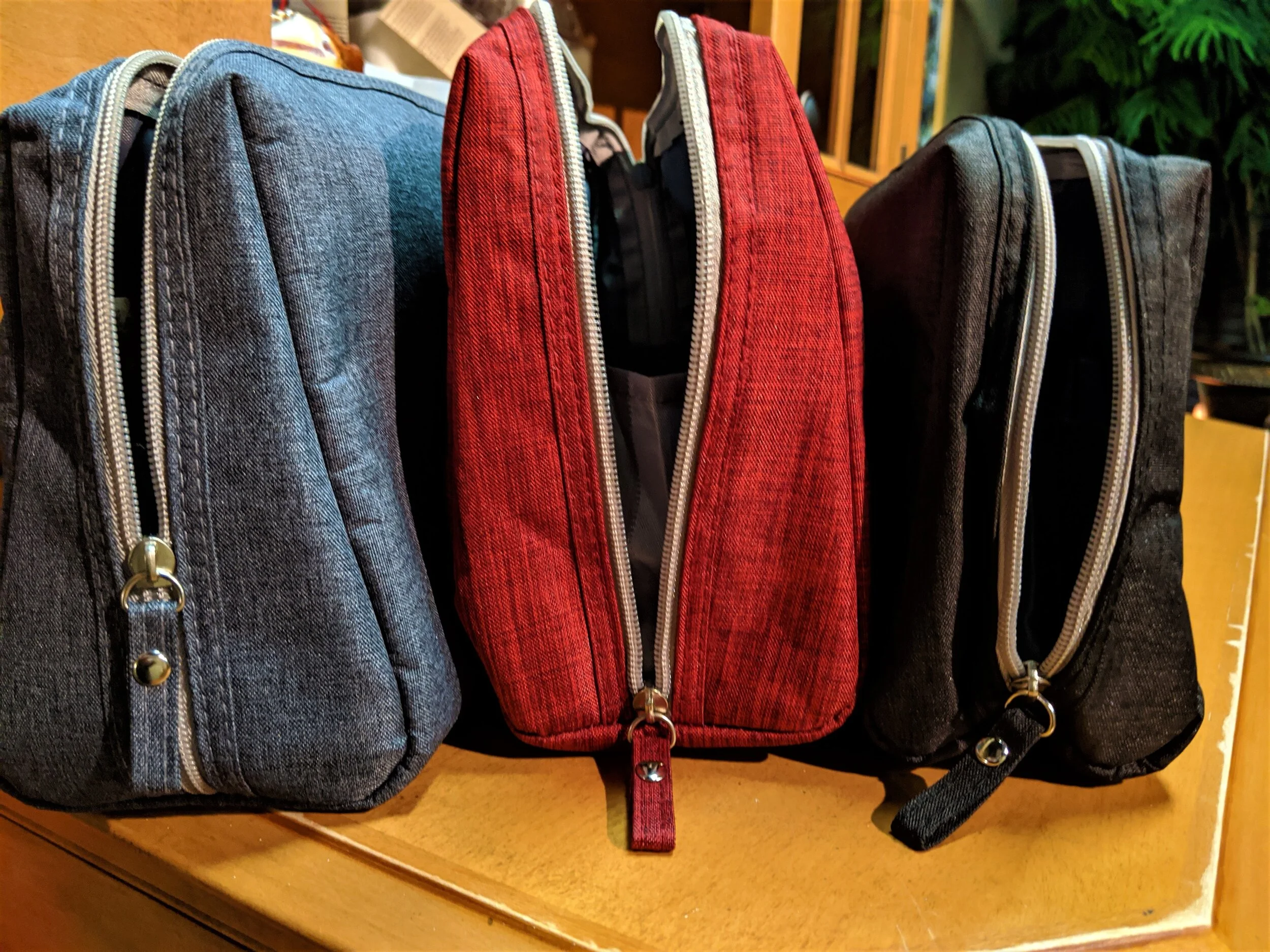 cosmetic bag 3 colors.jpg