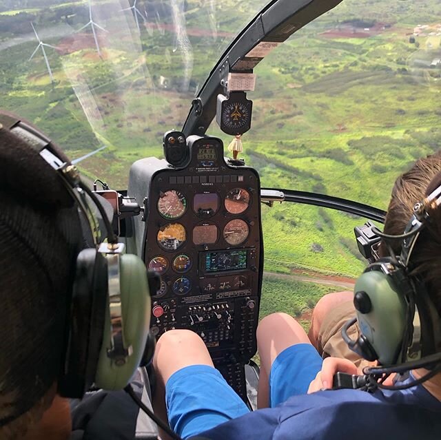 Wanderlust Wednesday has really got me this week!  Dreaming about the incredible views from above thanks to @paradisehelicopters in Oahu.  The memories of that flight (especially when the pilot let Joel take the stick, and the looks Mason and I gave 