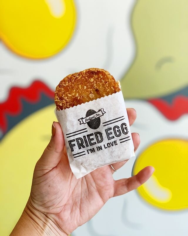 Ain't no party like a hash bite party 'cause a hash bite party don't stop. 🎉
-
-
-
-
-
-
#myfriedegg #eggsandwich #brunch #cartlife #friedegglove #pdxnow #eaterpdx #eeeeeats #portland #foodiefinds #eatportland #pdxeats #googlefood #eater #hashbite