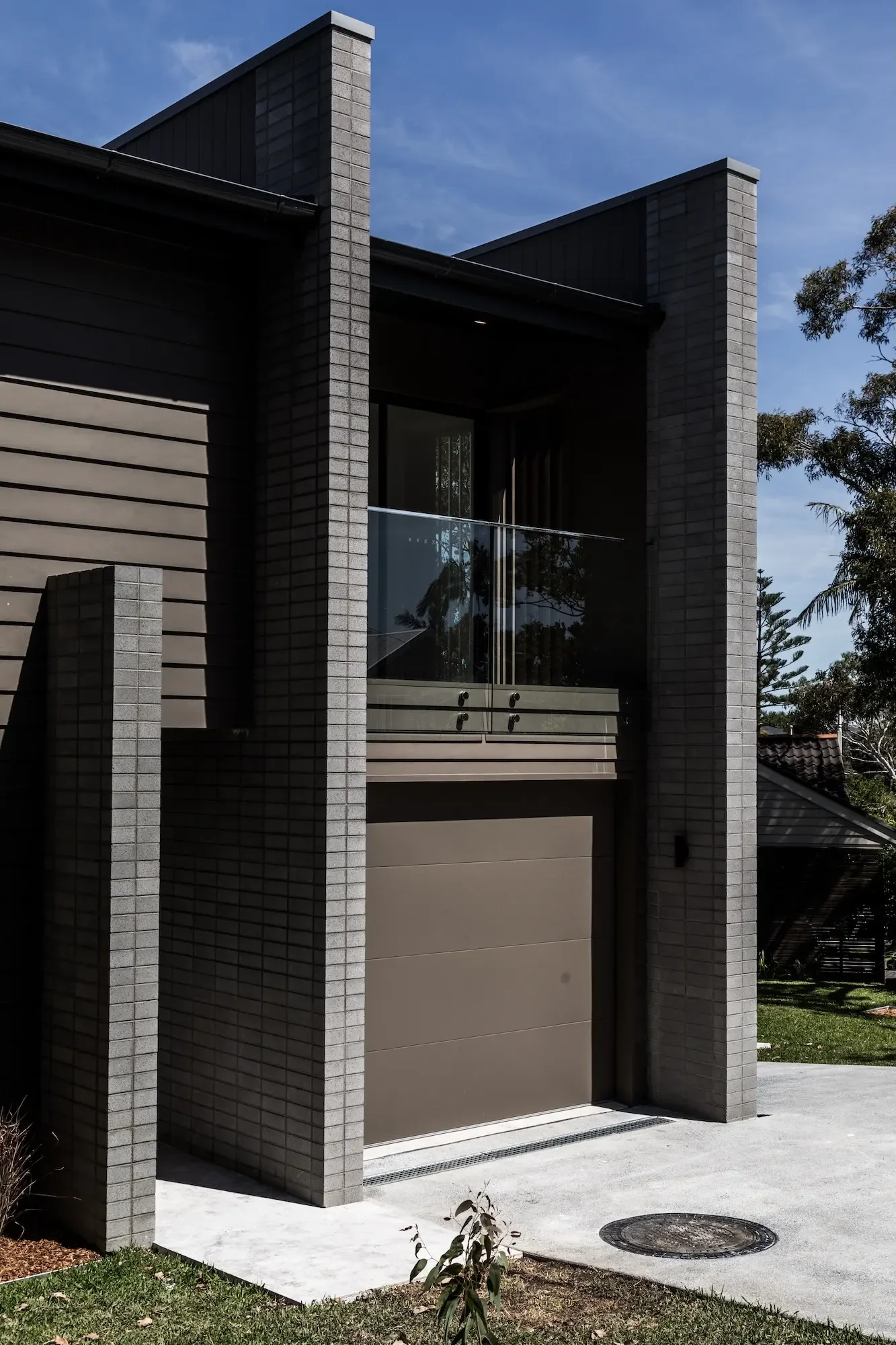 Modern dual occupancy designed by Ironbark architects