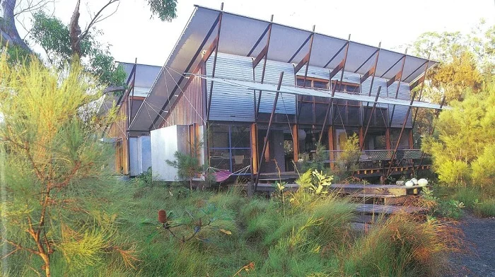 Lake Weyba House by Gabriel Poole