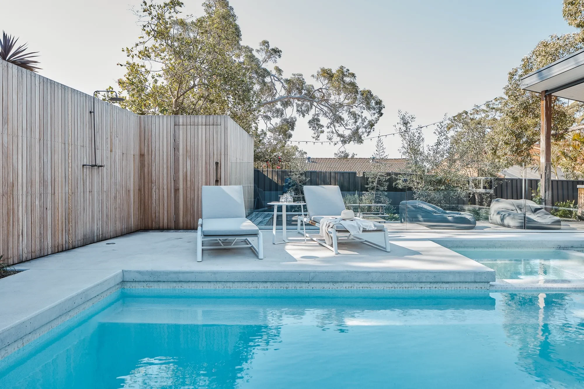 Pool courtyard in compact house design