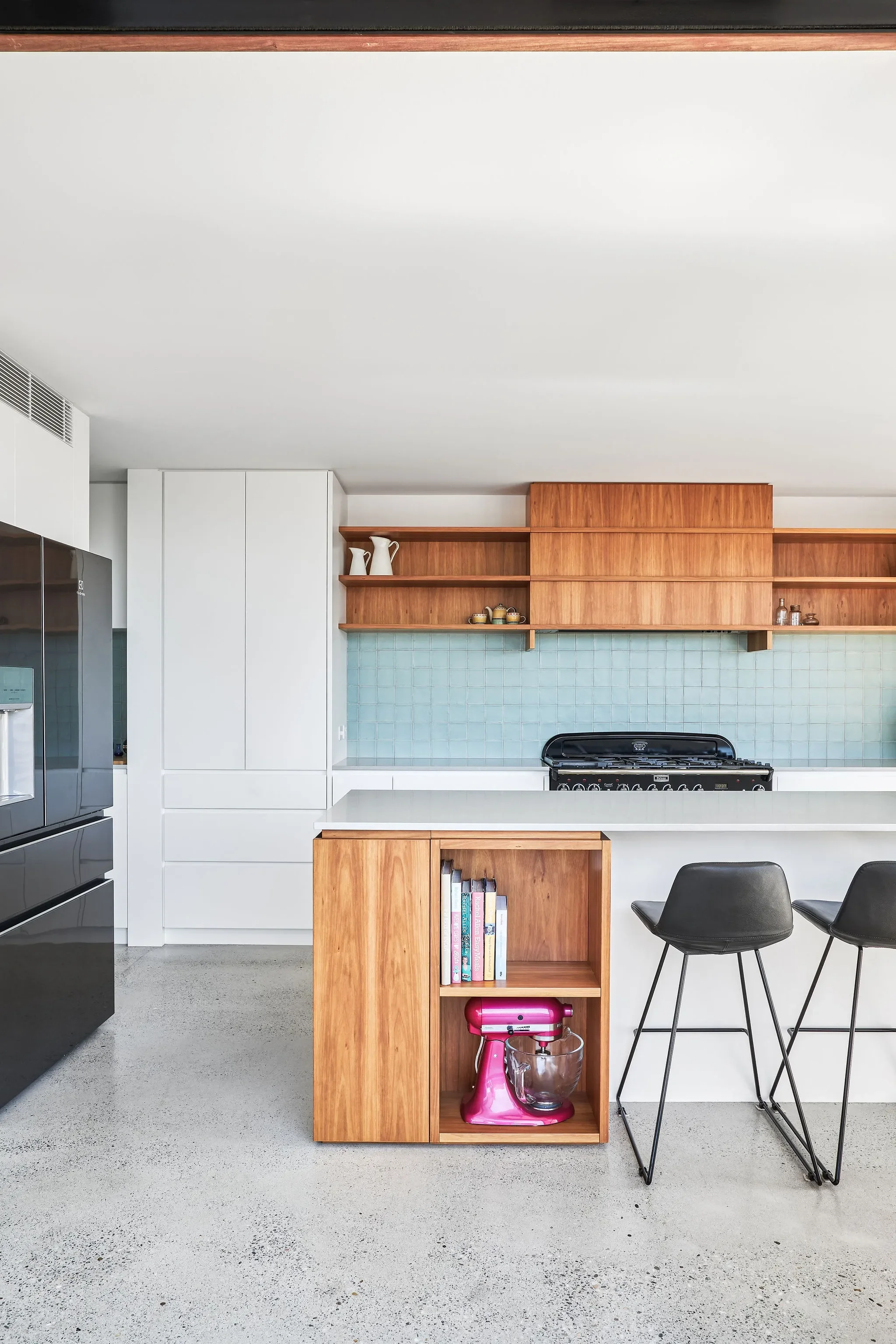 Duplex kitchen with timber details