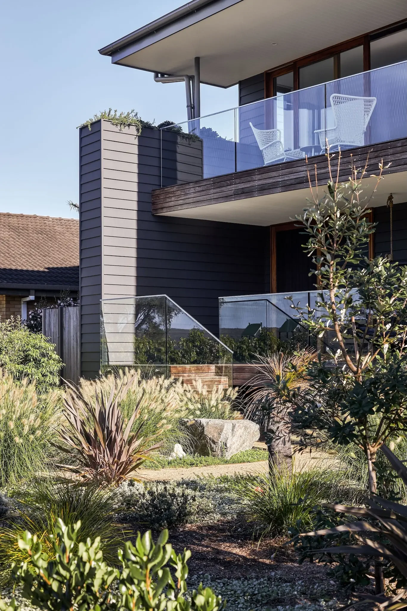 Contemporary home in Caringbah South integrated with landscape