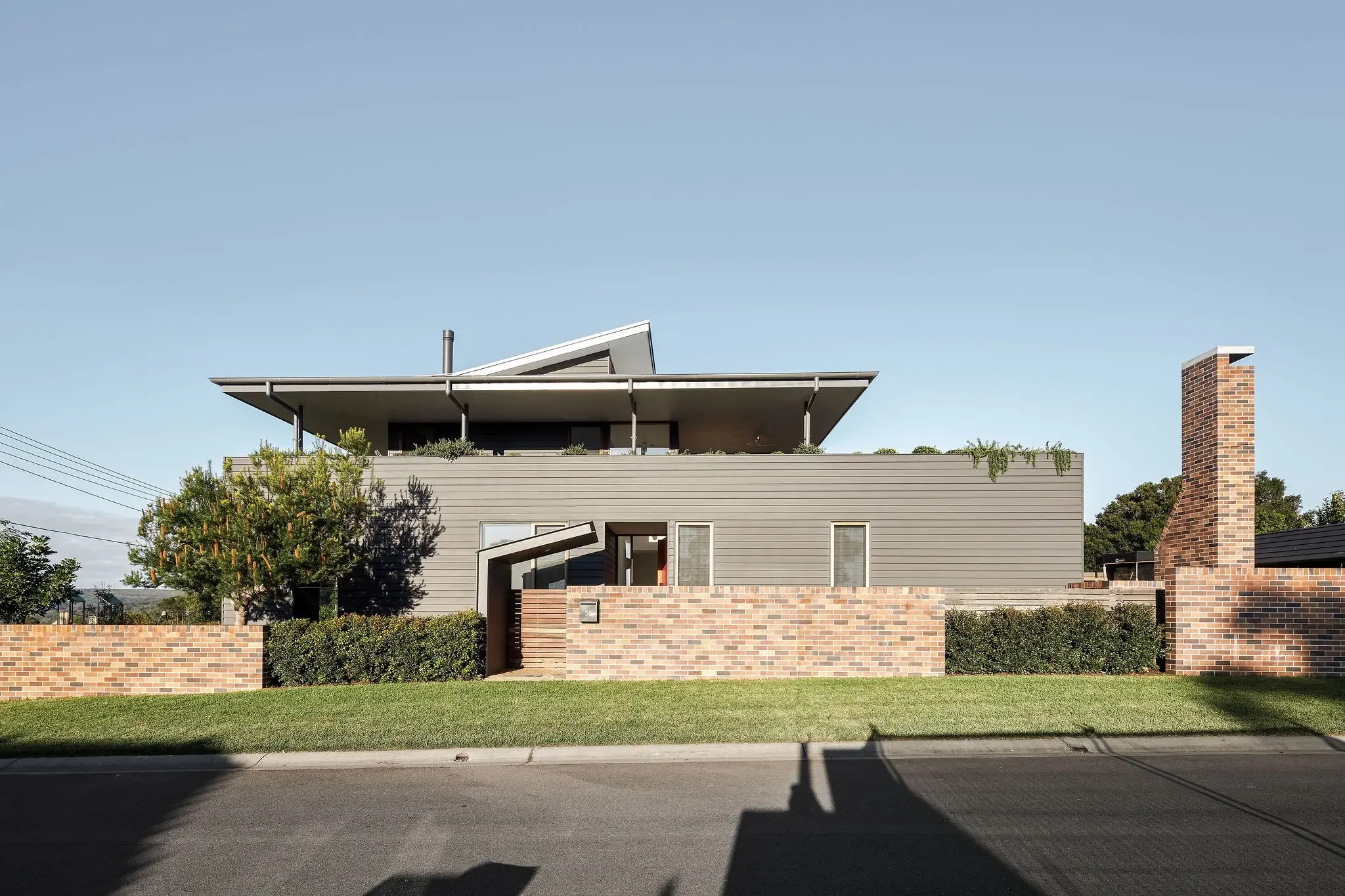 Contemporary waterfront home architecture Sydney