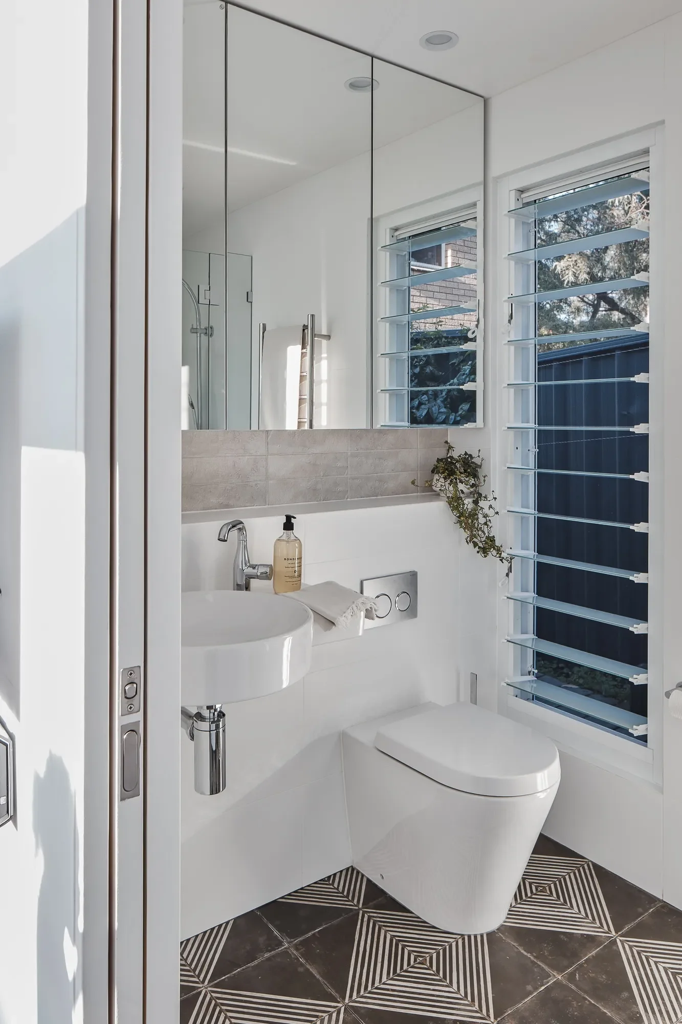 Bathroom design in small Sydney home