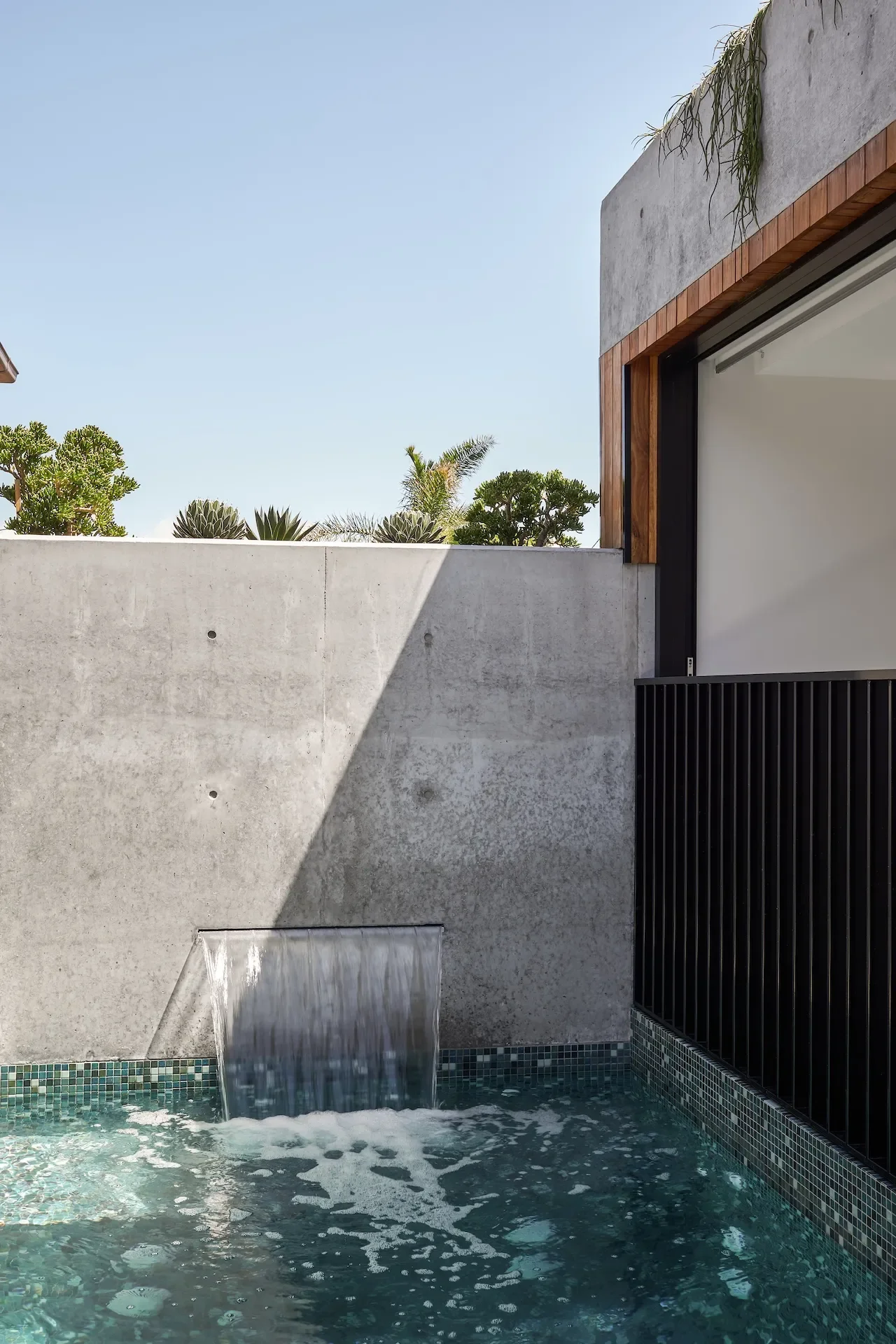 Courtyard with pool in Sydney home extension