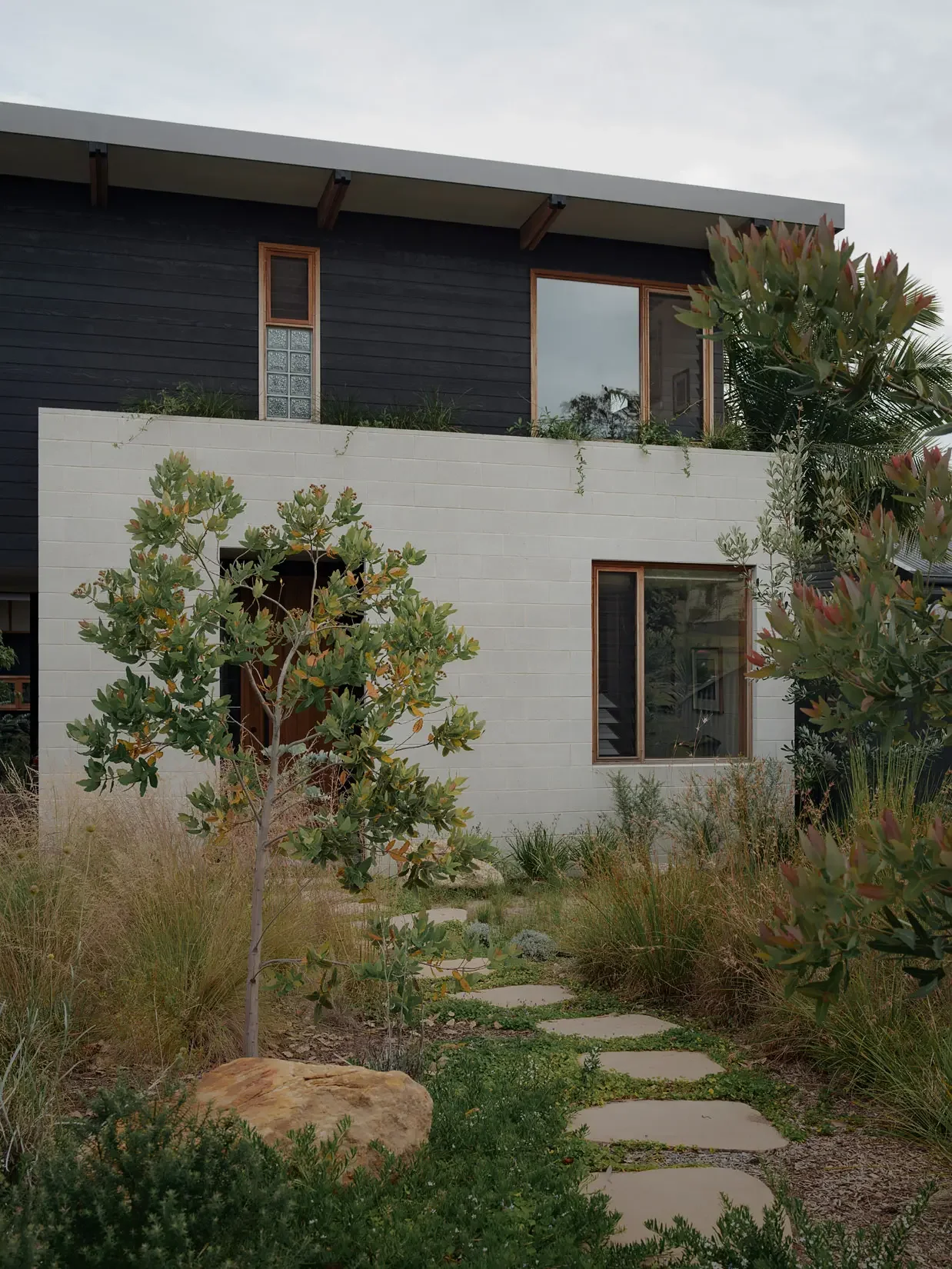 Home designed for natural ventilation and thermal comfort