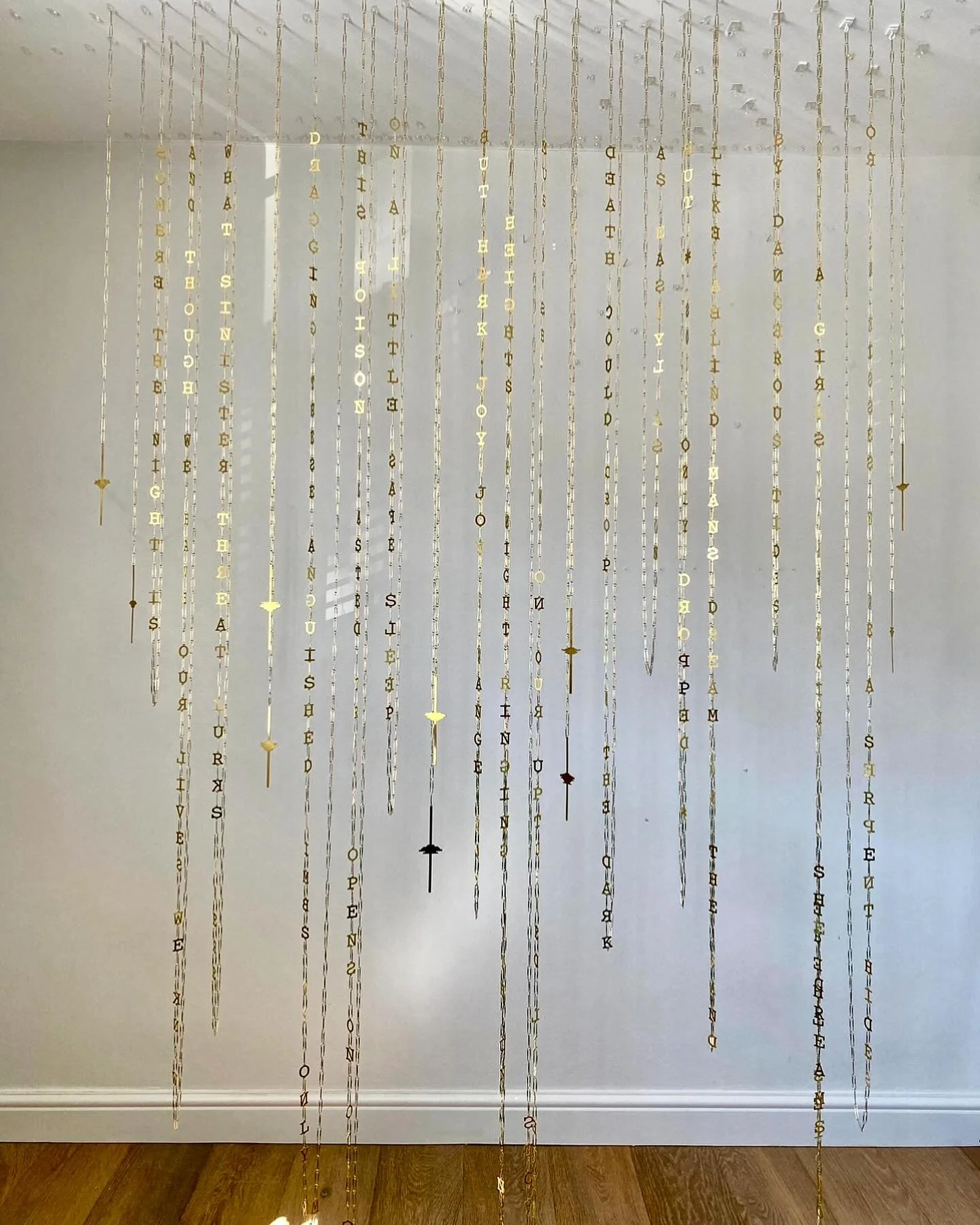 IN THE STUDIO
Poem, brass text and sound notes, paper clips

Continuing my experiments with language, sound, silence, and materiality.

Still attempting to activate sound potentials by creating a space of possibility using light and movement.

#silen