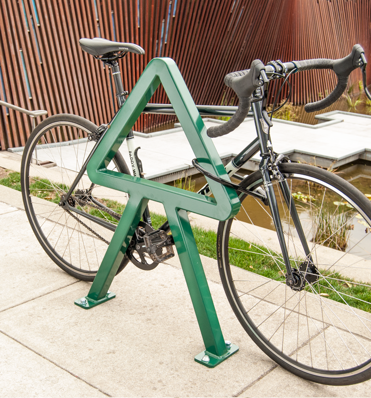 Huntco_Cedar_Bikerack_bike.png