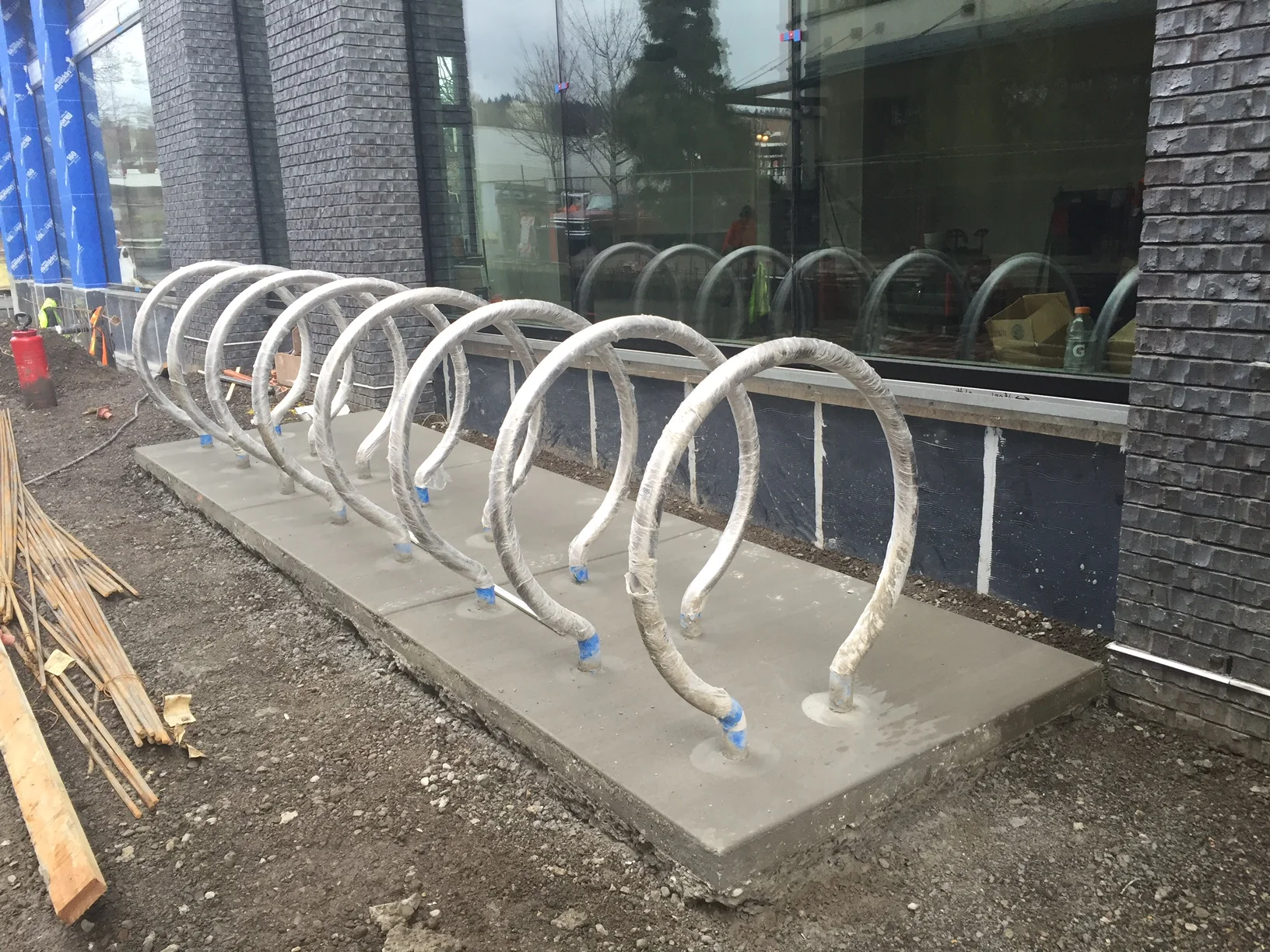 Huntco_Sol_Racks_Pearl_West_Before.png