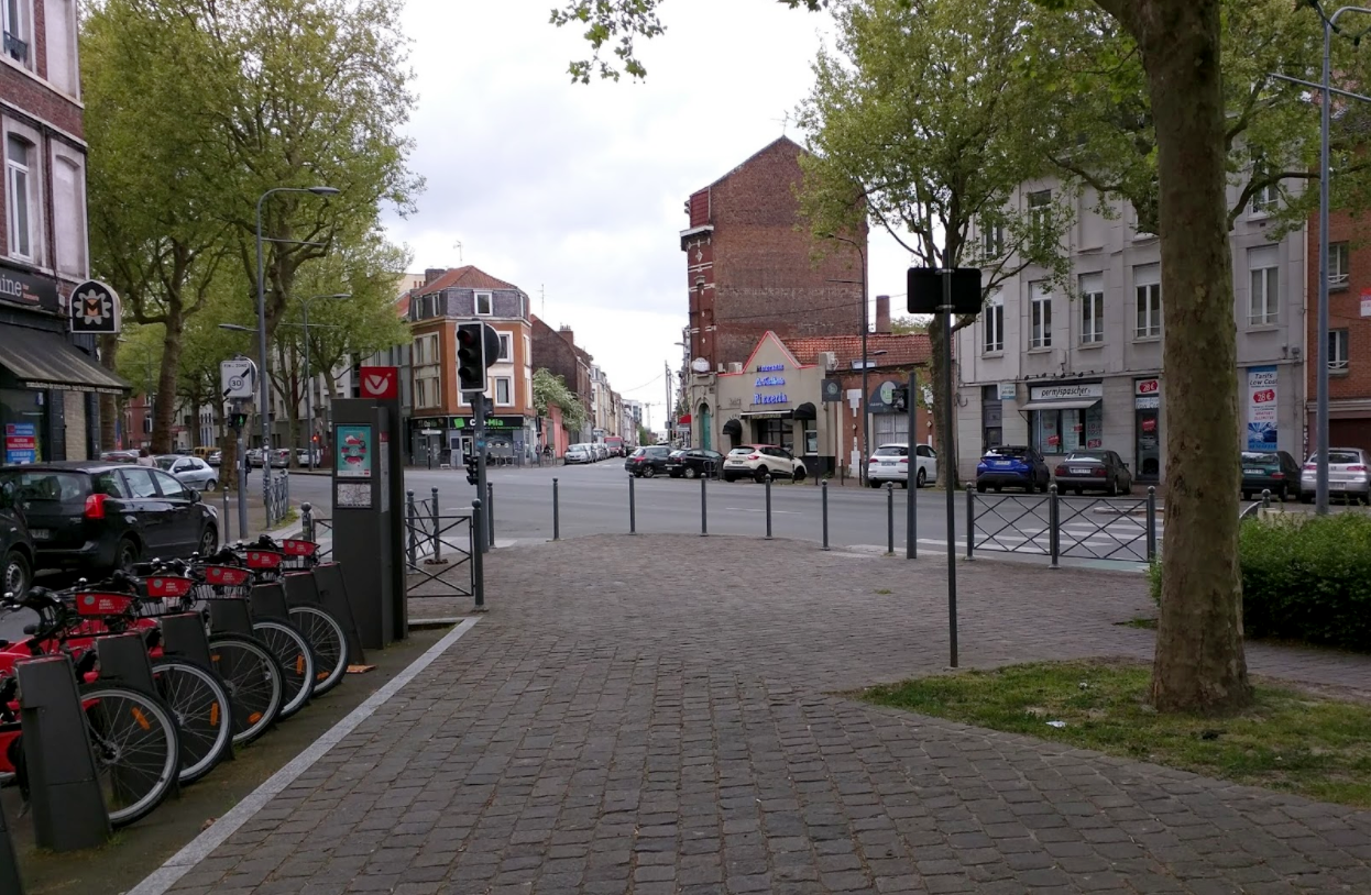 Moulins_Neighborhood_park_view.jpg