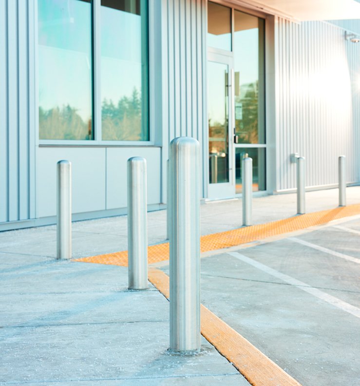 Huntco-122-Bollards-4in-3.jpg