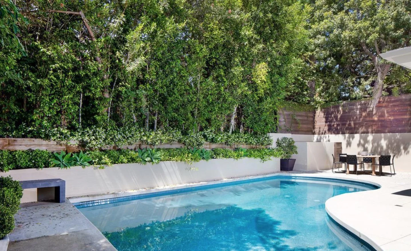 posh-pied-terre-1129-angelo-dr-beverly-hills-ca-90210-6.jpeg