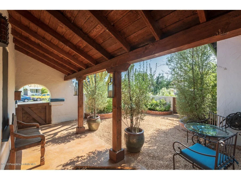 Splendid-Spanish-Oasis-650-Burchett-Street-Glendale-CA-91202-5.jpg