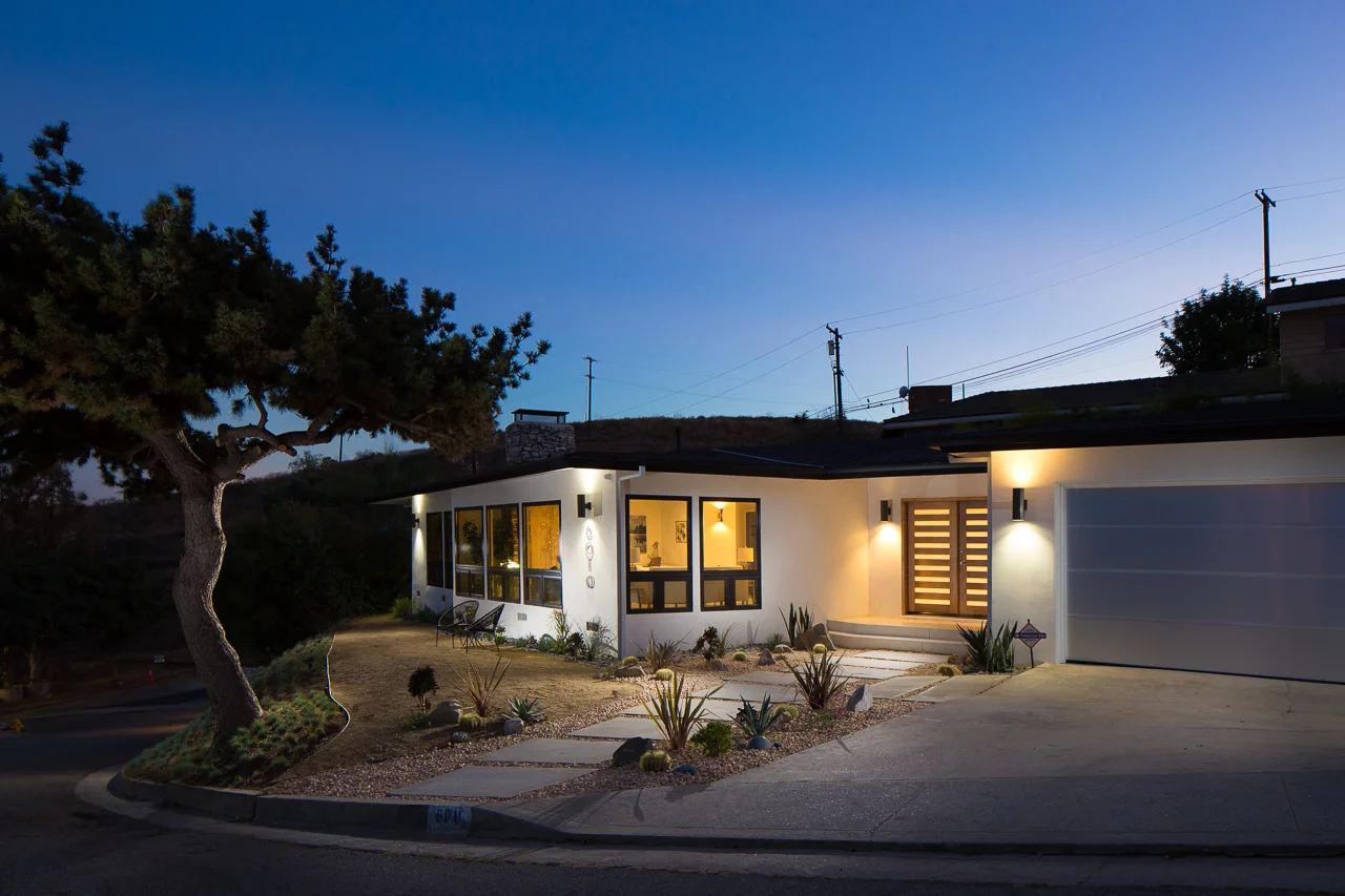 6010 Wright Terrace MLS - virtuallyherestudios.com-2.jpg