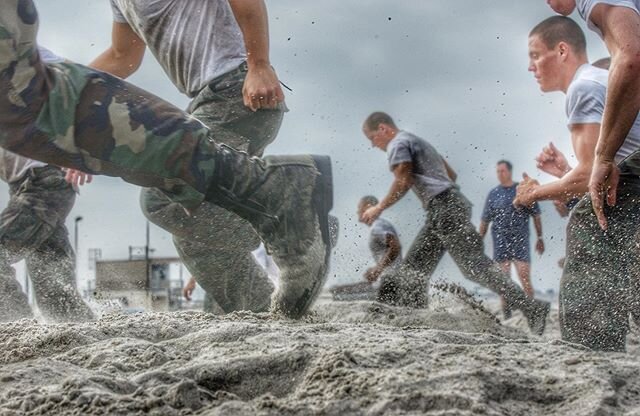Nothing beats a long run on the the beach ... in boots ... and pants! 🔱 #onlyeasyday #navalspecialwarfare #hellweek #military #usmarines #army #marines #realkevinlacz #halffaceblades #forgedclothing #jeffcscs #arik5326 #thelastpunisher #lonesurvivor