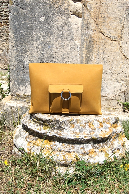 Theikona Pura Clutch small.jpg
