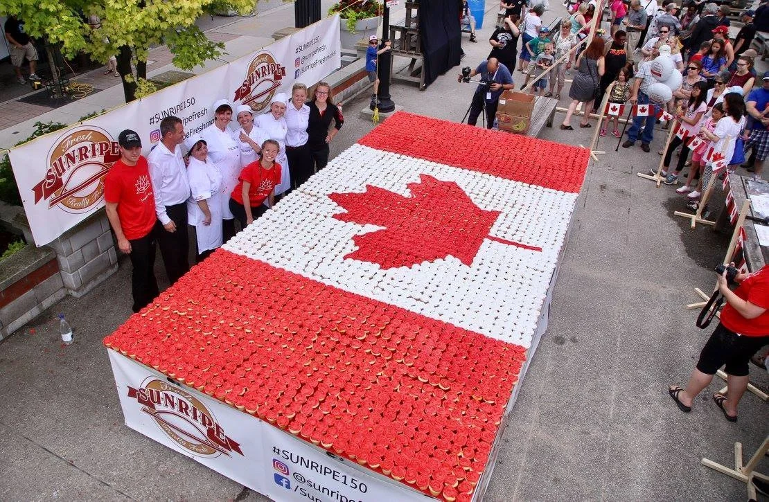Look at those free cupcakes! All of the excitement at last year’s Sesquifest celebrations in London, ON (and yes, there will be free cupcakes this year too…). Photo via Facebook / @CanadaDayLDN