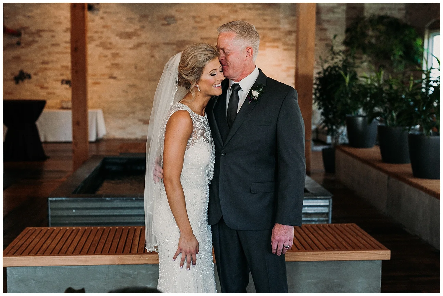 lindybeth photography - headley wedding - goei center-50.jpg