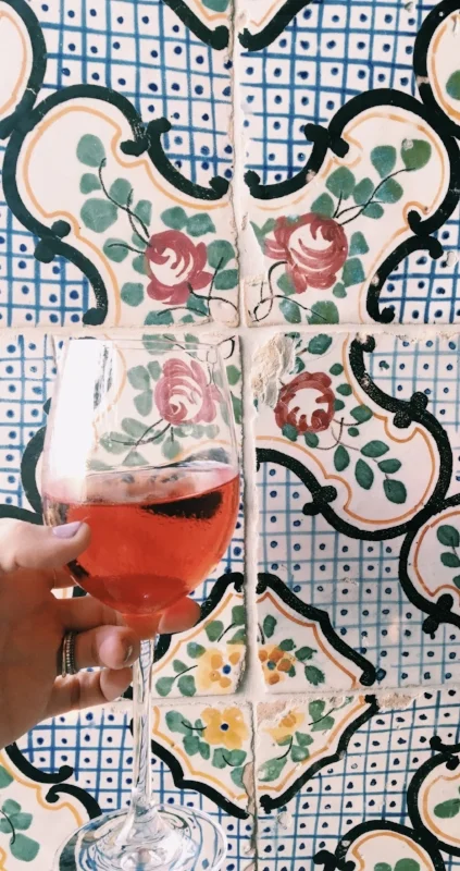 Rosè & tiles. All the heart eyes. 