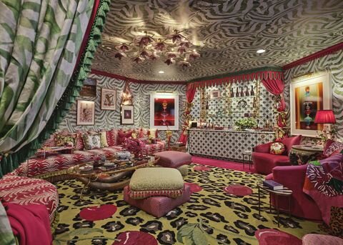 Design: “Moulin Rouge Media Lounge”,  Creative Tonic Design  // Photo:  Stephen Karlisch  