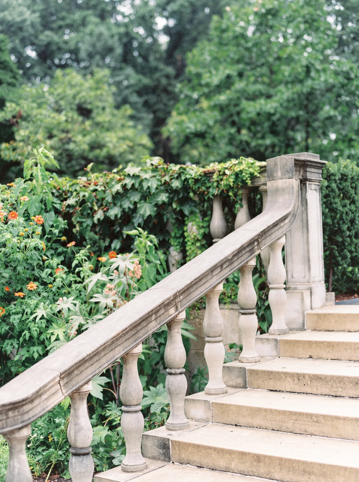 Whimsical-Romantic-Brooklyn-Botanical-Gardens-Wedding-Photos-Film-Wedding-Photographer-NYC_0004.jpg