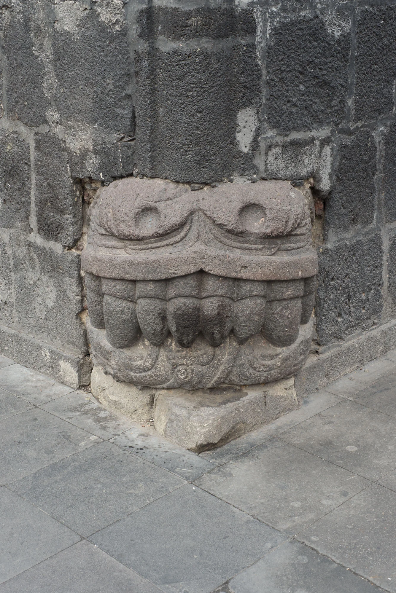 MHM_EresUnFantasma_web-2.jpg