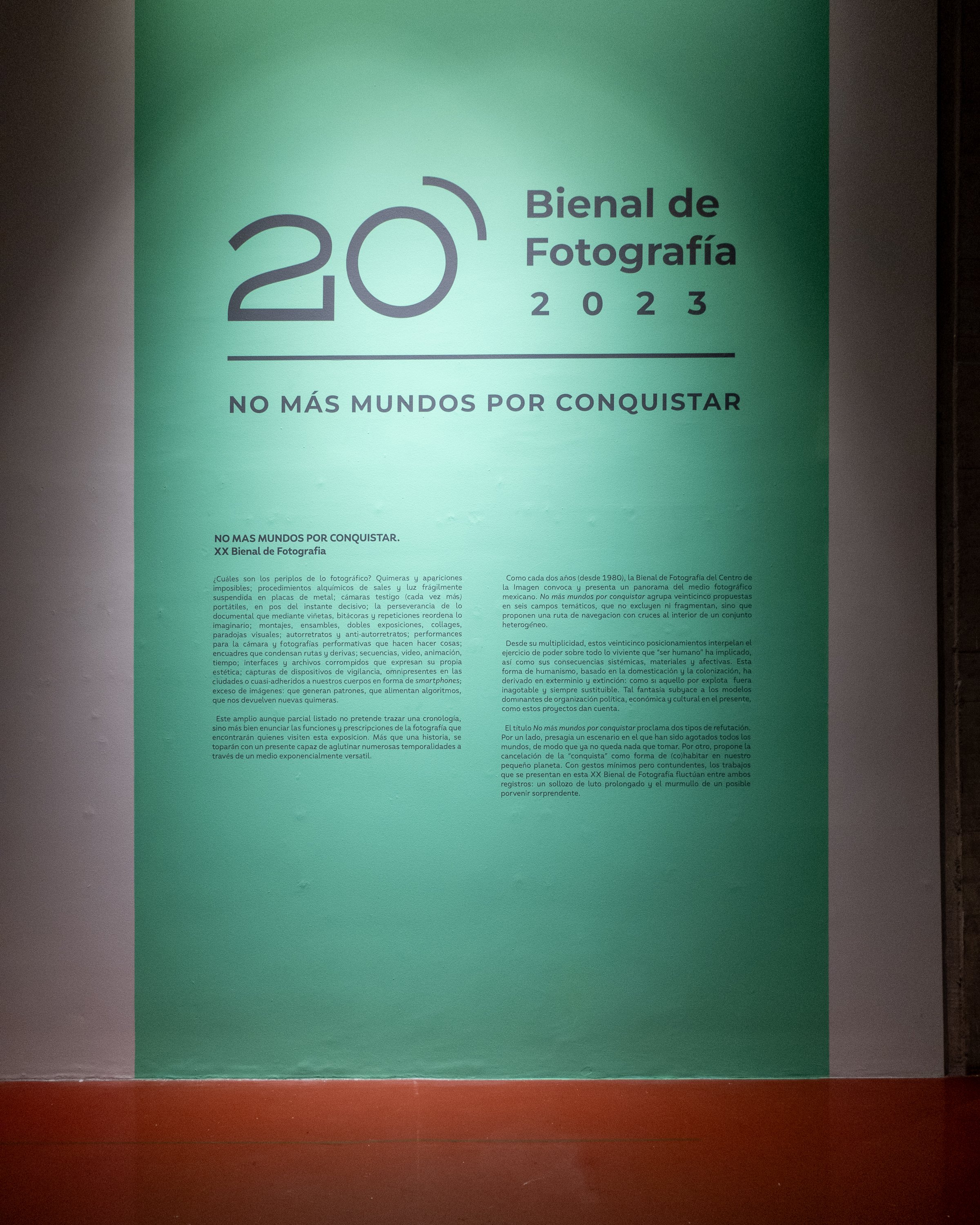  Vista de instalación, XX Bienal de Fotografía, Ciudad de México, 2023.  