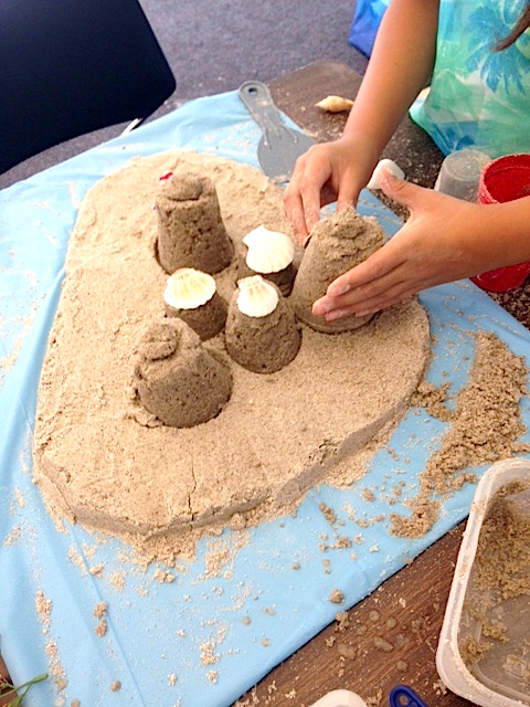 12making sand castle1.JPG