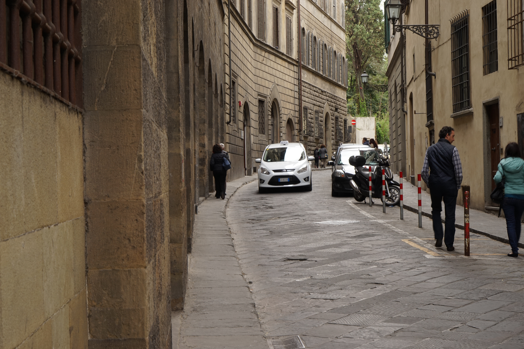 Fig 36: Very narrow road verge in Florence