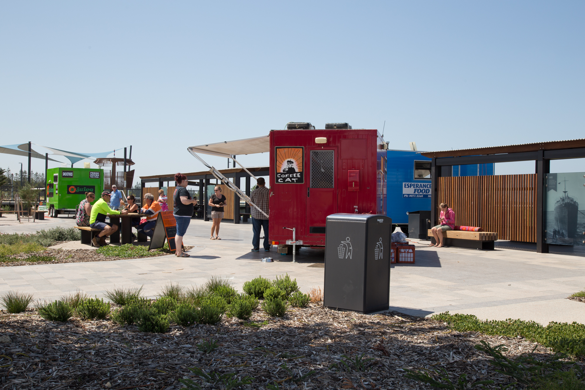 Figs 13 and 14: Acquired spaces in town squares and other public parks (Porto and the foreshore in Esperance, WA)
