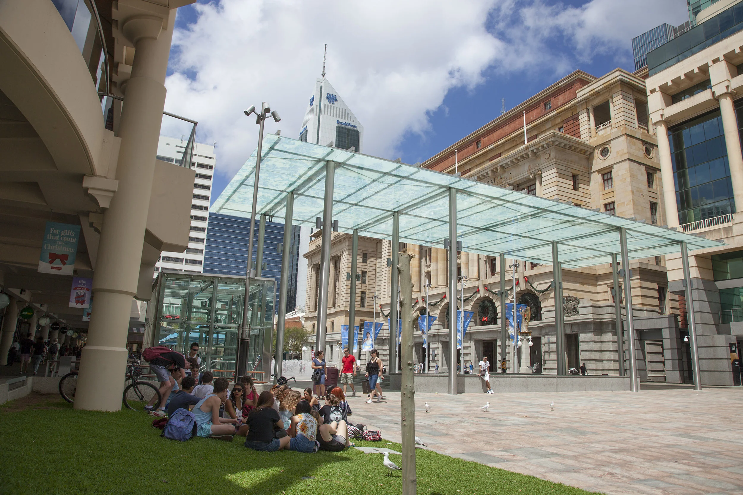 Figs 15, 16: Northern end of Forrest Place and the Cactus