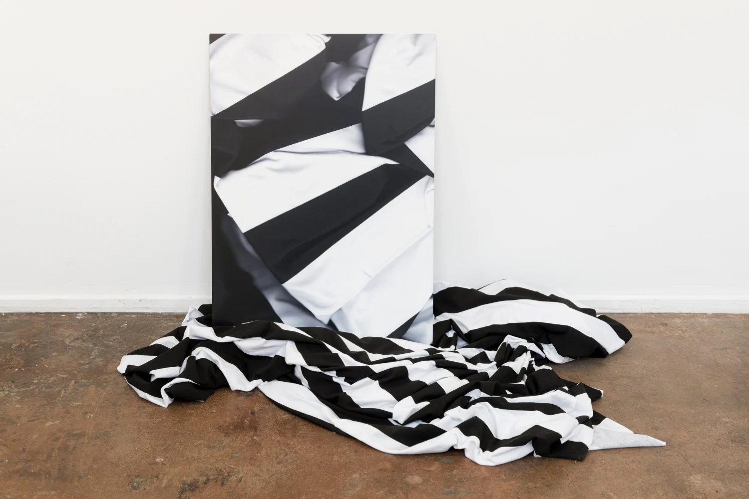 Lilium Burrow, WB , dye-sublimation print on aluminium, polyester, dimensions variable Installation view at Bus Projects, Melbourne 2018 hoto: Christo Crocker