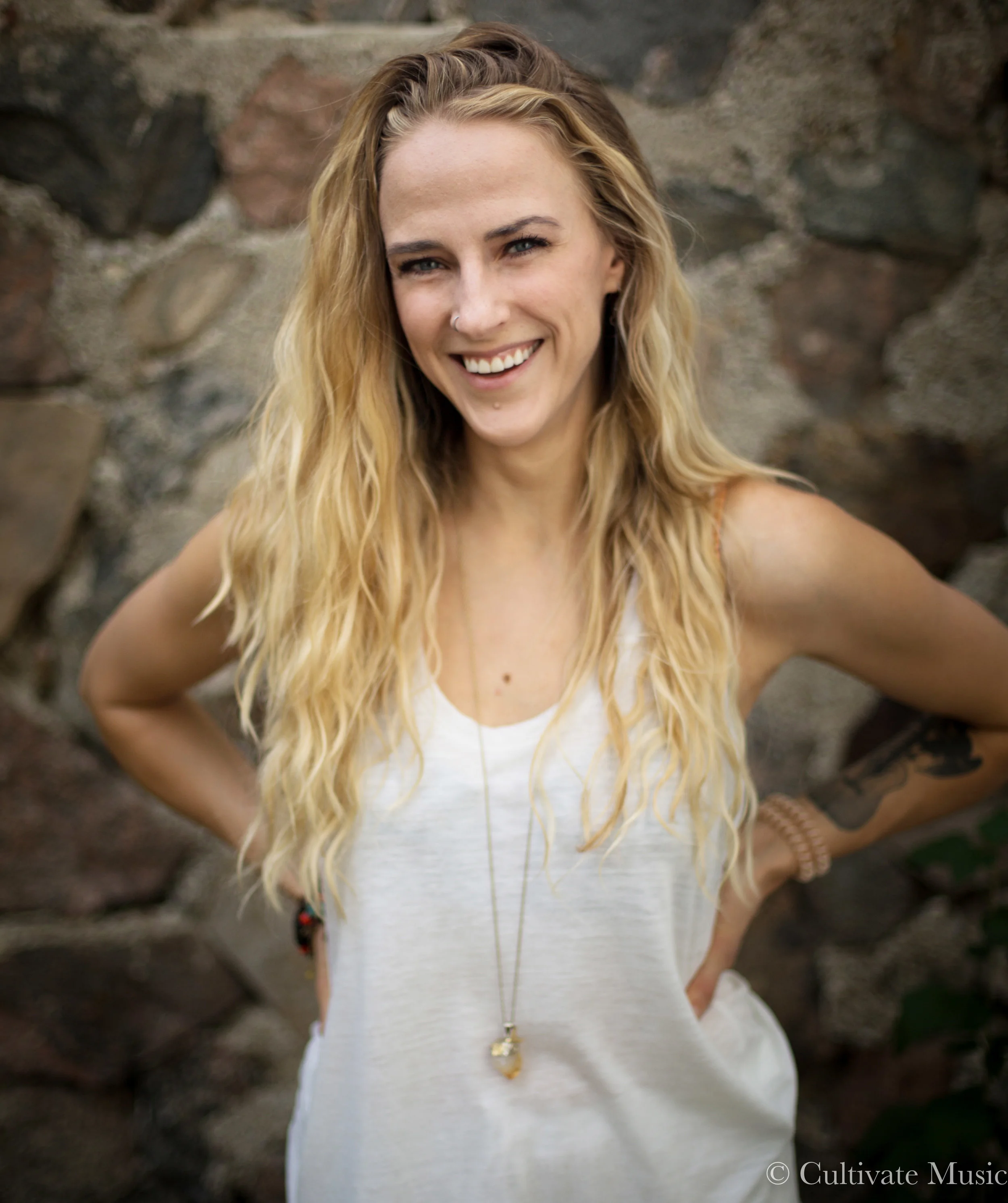 Tera Sundri Head Shot (1 of 1).jpg