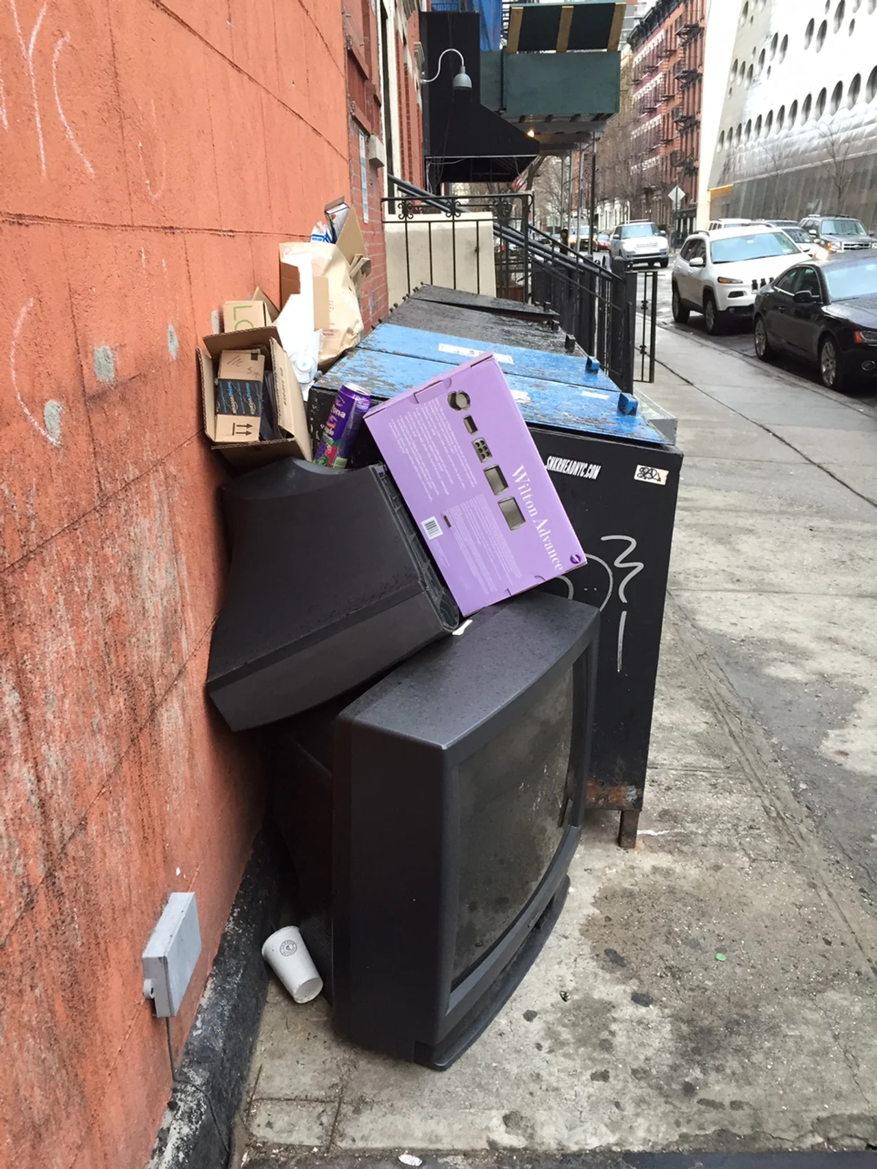  Gustavo. 

 Instagram.com/gustavoluzsousa
@gustavoluzsousa 
