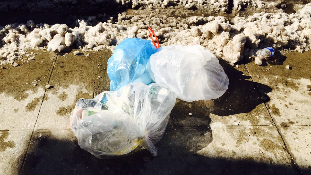  Gustavo. 

 Instagram.com/gustavoluzsousa
@gustavoluzsousa 
