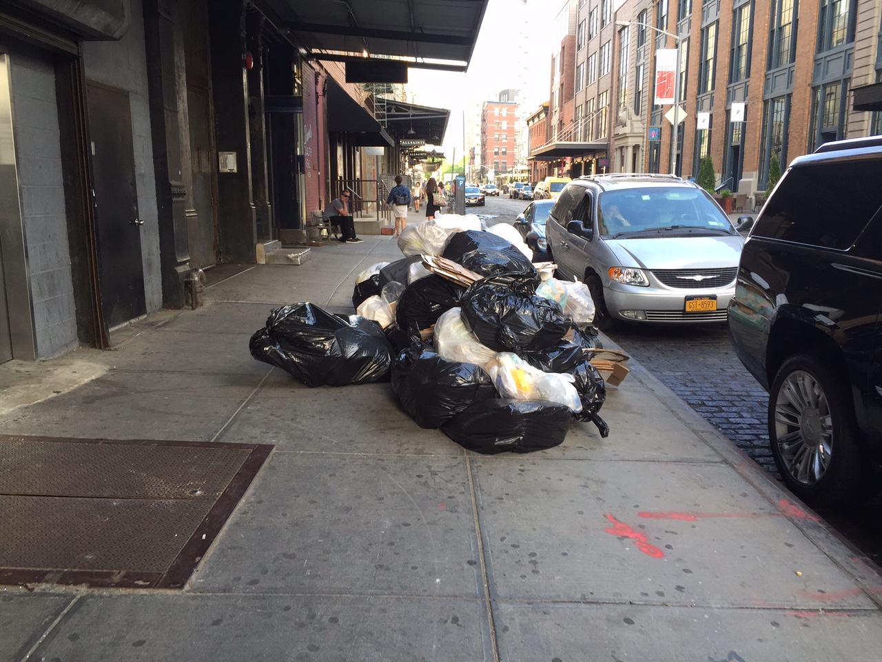  Gustavo. 

 Instagram.com/gustavoluzsousa
@gustavoluzsousa 
