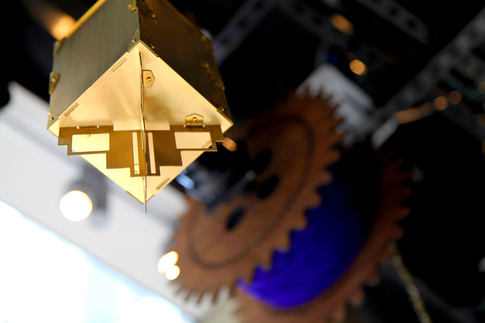 Luke-Thompson_Ted-Baker-5th-Avenue_06