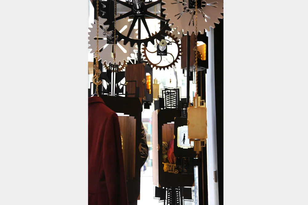 Luke-Thompson_Ted-Baker-5th-Avenue_03