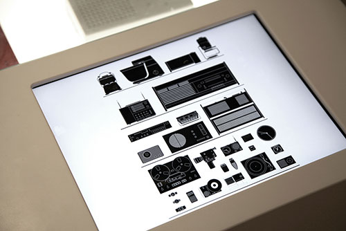 Luke-Thompson_Design-Museum_Sony-Apple-Braun_Title.jpg
