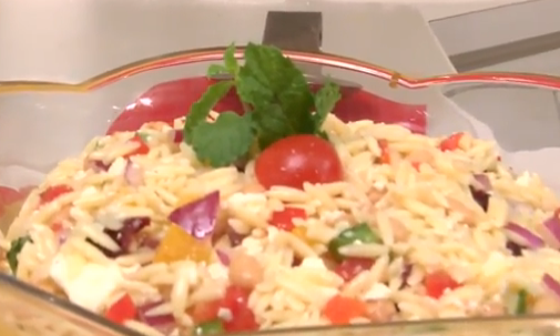 Ensalada de orzo con habichuelas blancas Casera