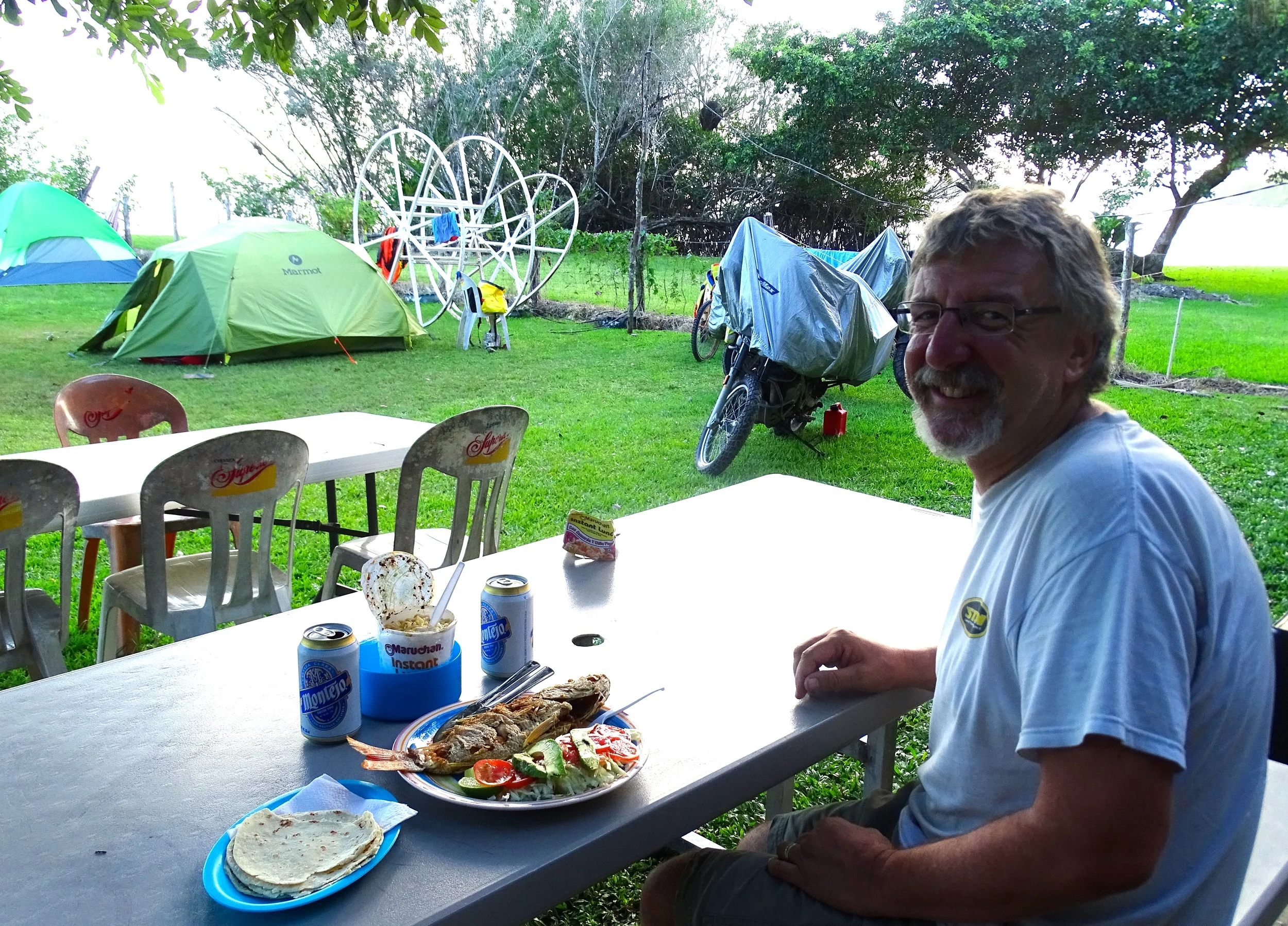 Camping by a clear blue, warm water lake, with a tiny restaurant serving shrimp ceviche and whole fried fish...what a delightful surprise. As we relaxed with our beers after dinner, we thought it was the perfect spot to make a video.