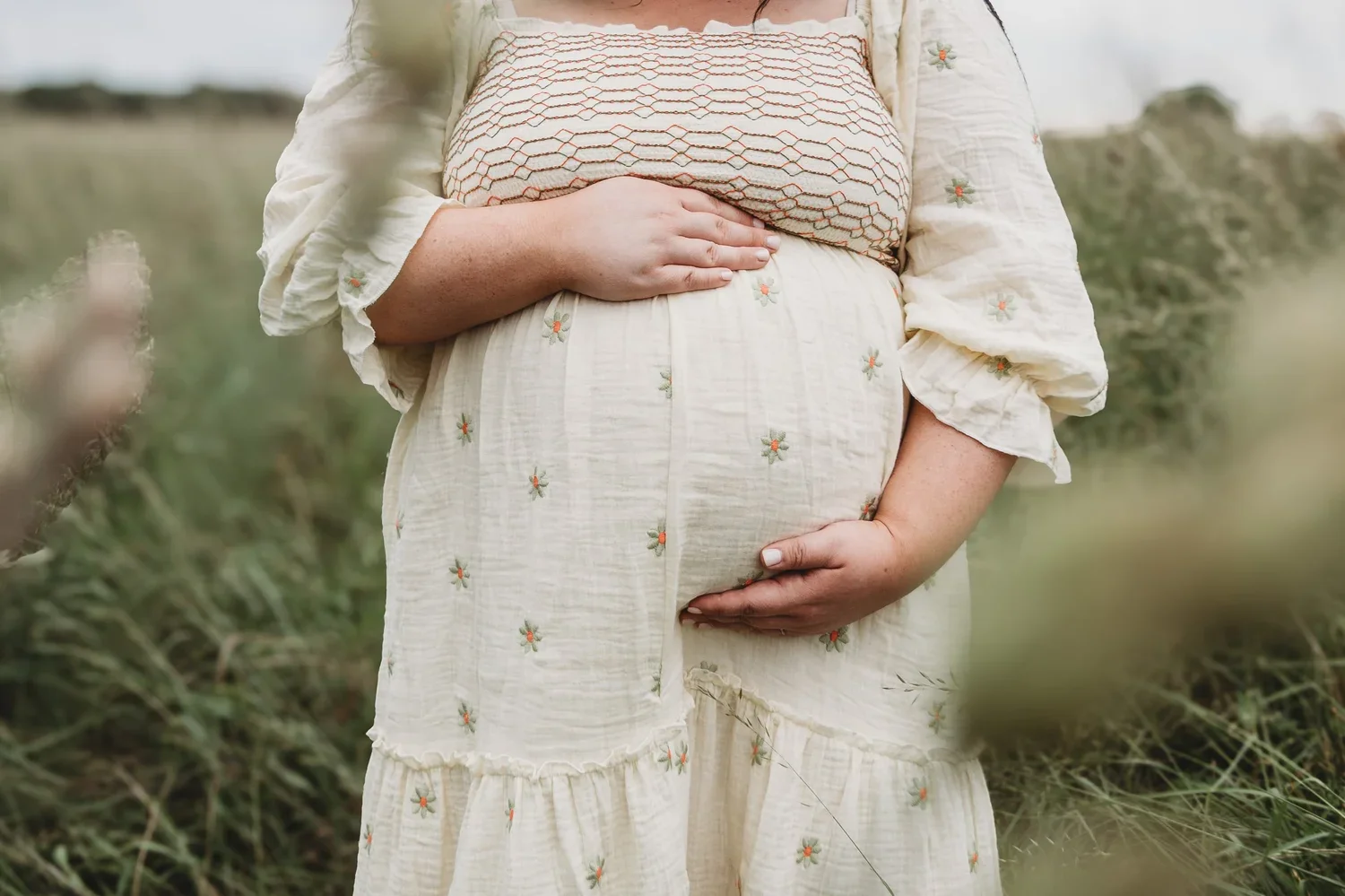6_04_24_RiverRosePhotoCo_StoverMaternitySession-262.webp