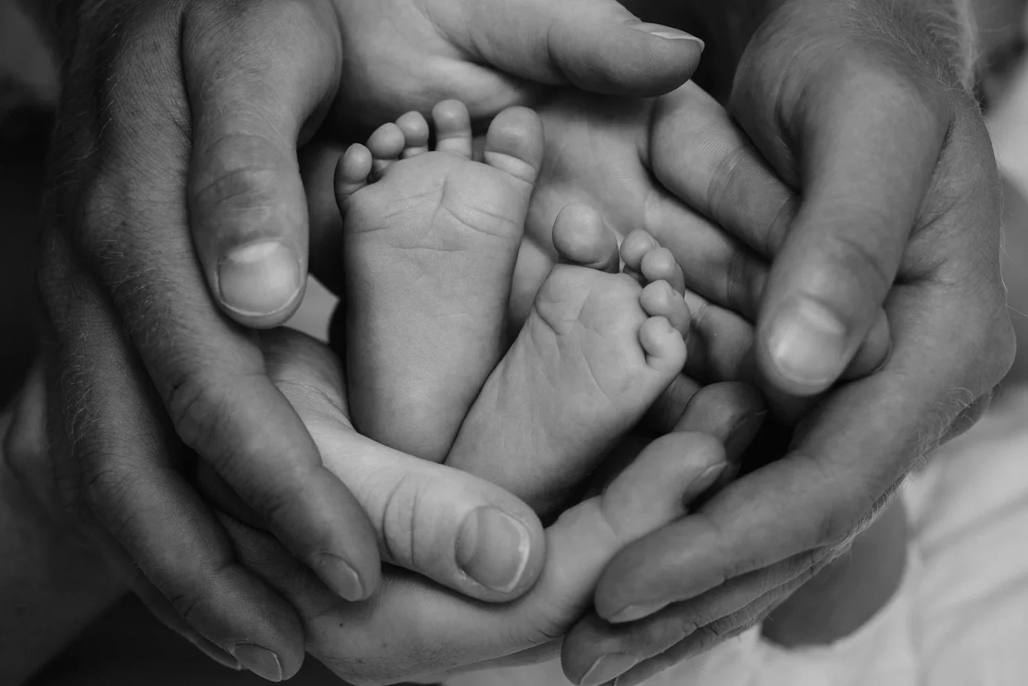 The most precious little tootsies! Saying I'm excited to launch my newborn photography packages is an understatement! I seriously love seeing and snuggling all your babies so stinking much andddd I pretty much have permanent baby fever at this point!